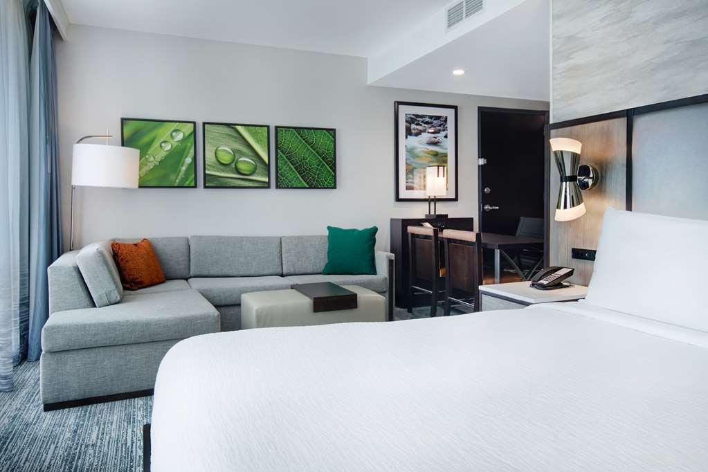 Embassy Suites By Hilton Alpharetta Halcyon Chambre photo