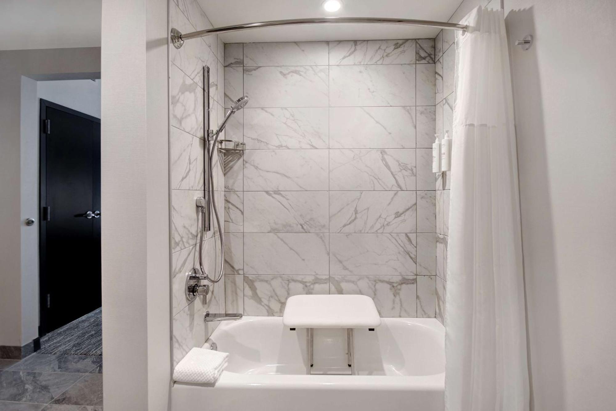 Embassy Suites By Hilton Alpharetta Halcyon Extérieur photo